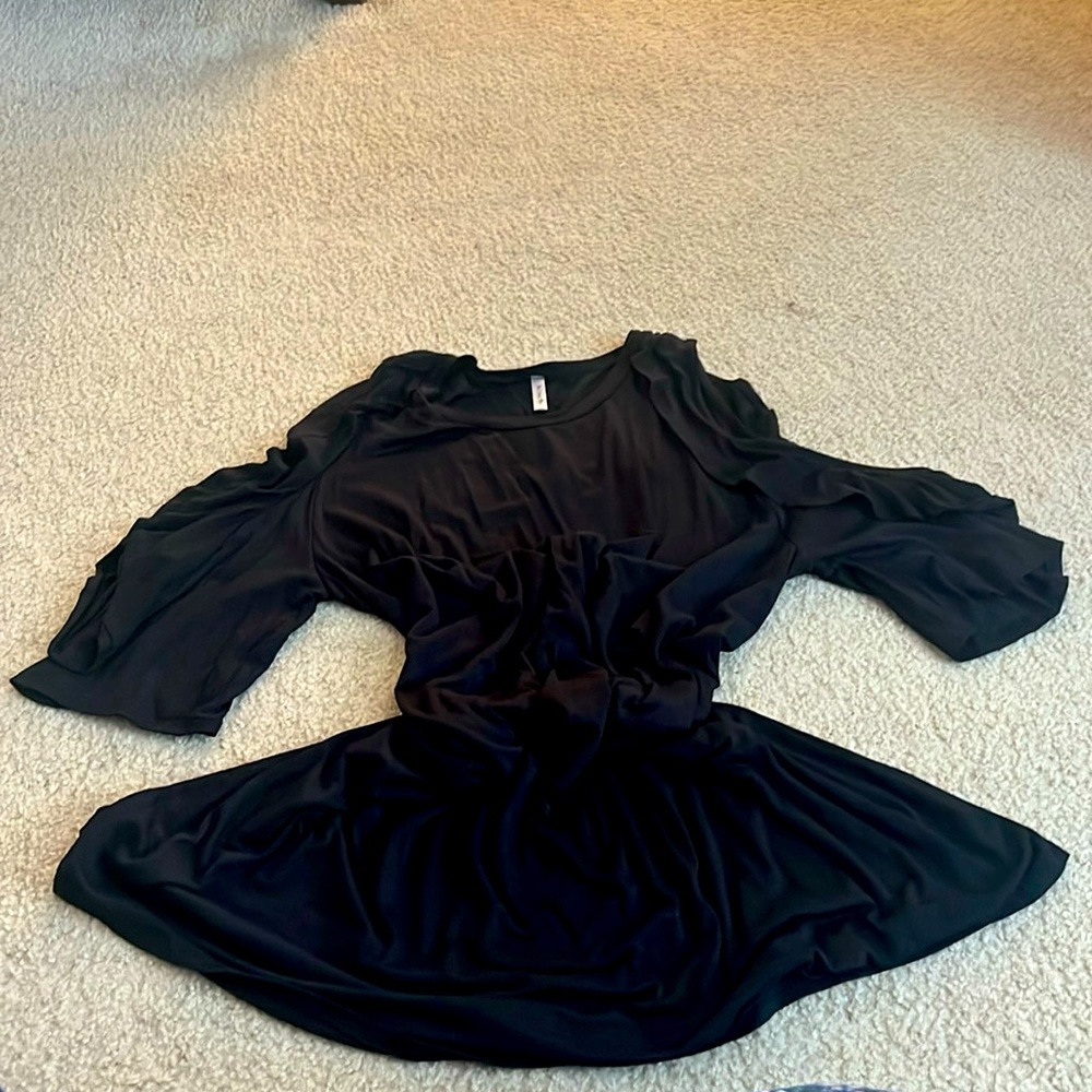 Knee length black shoulder cut out sun dress